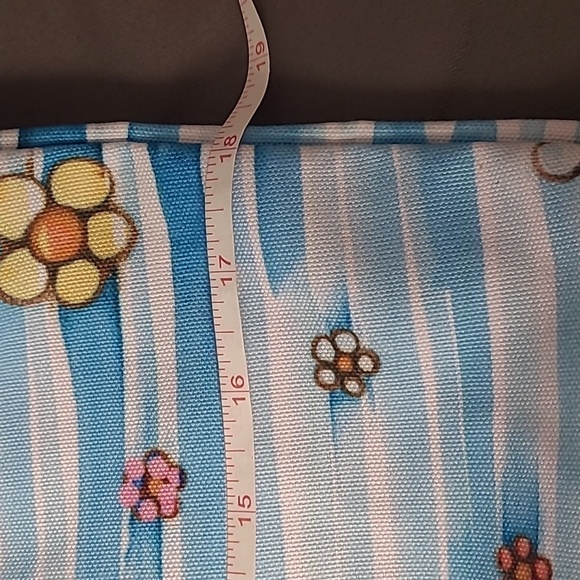 Canvas Tote w/ Multicolored Daisy Flowers, Lether Bottom & Handles - Picture 3 of 5